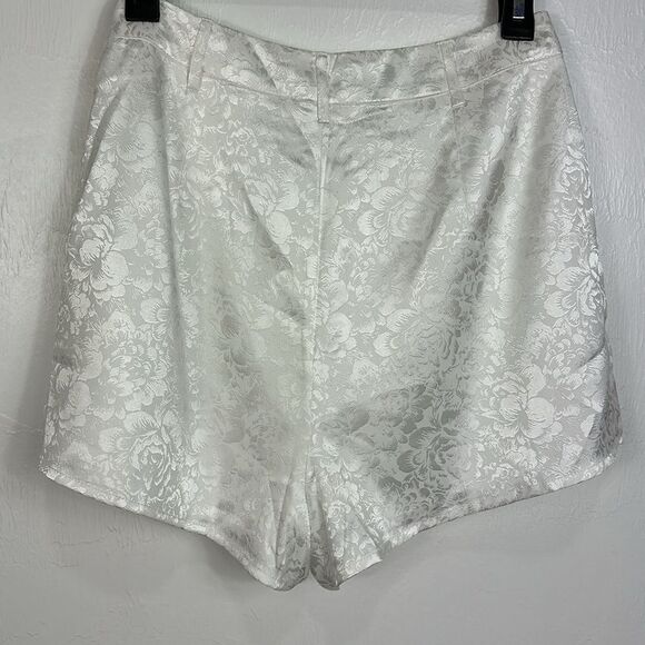 12th Tribe High Waisted Satin Shorts In White With Silver Floral Print Size M - Picture 2 of 9